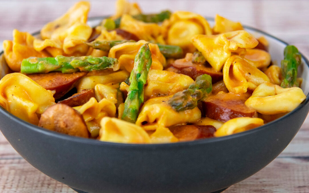 A Creamy Pasta Delight Perfect for Dining Outdoors